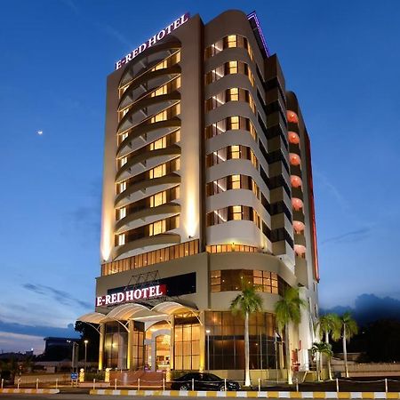 E-Red Hotel Kuantan Exterior photo