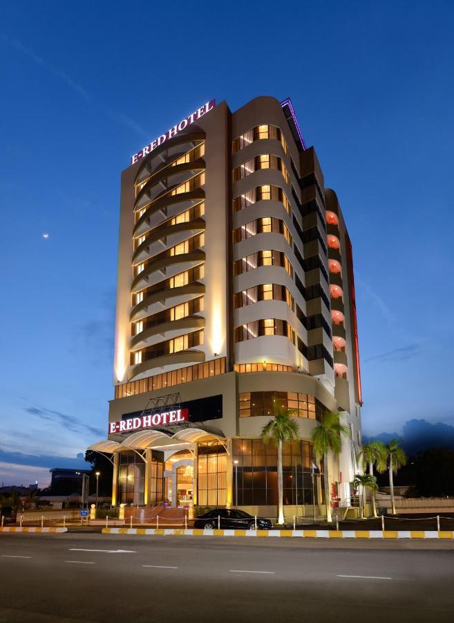 E-Red Hotel Kuantan Exterior photo